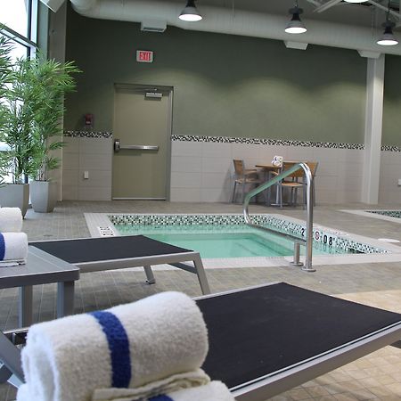 Holiday Inn Express & Suites Cold Lake By Ihg מראה חיצוני תמונה