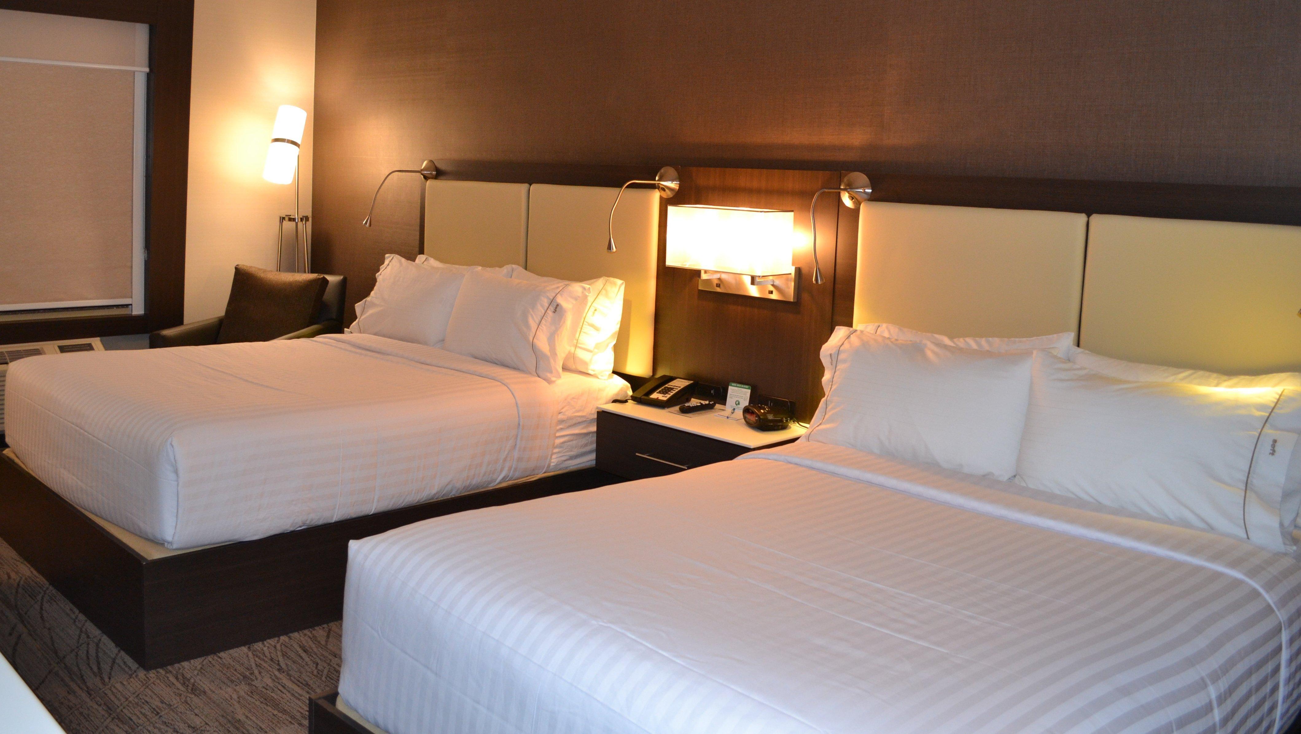 Holiday Inn Express & Suites Cold Lake By Ihg מראה חיצוני תמונה