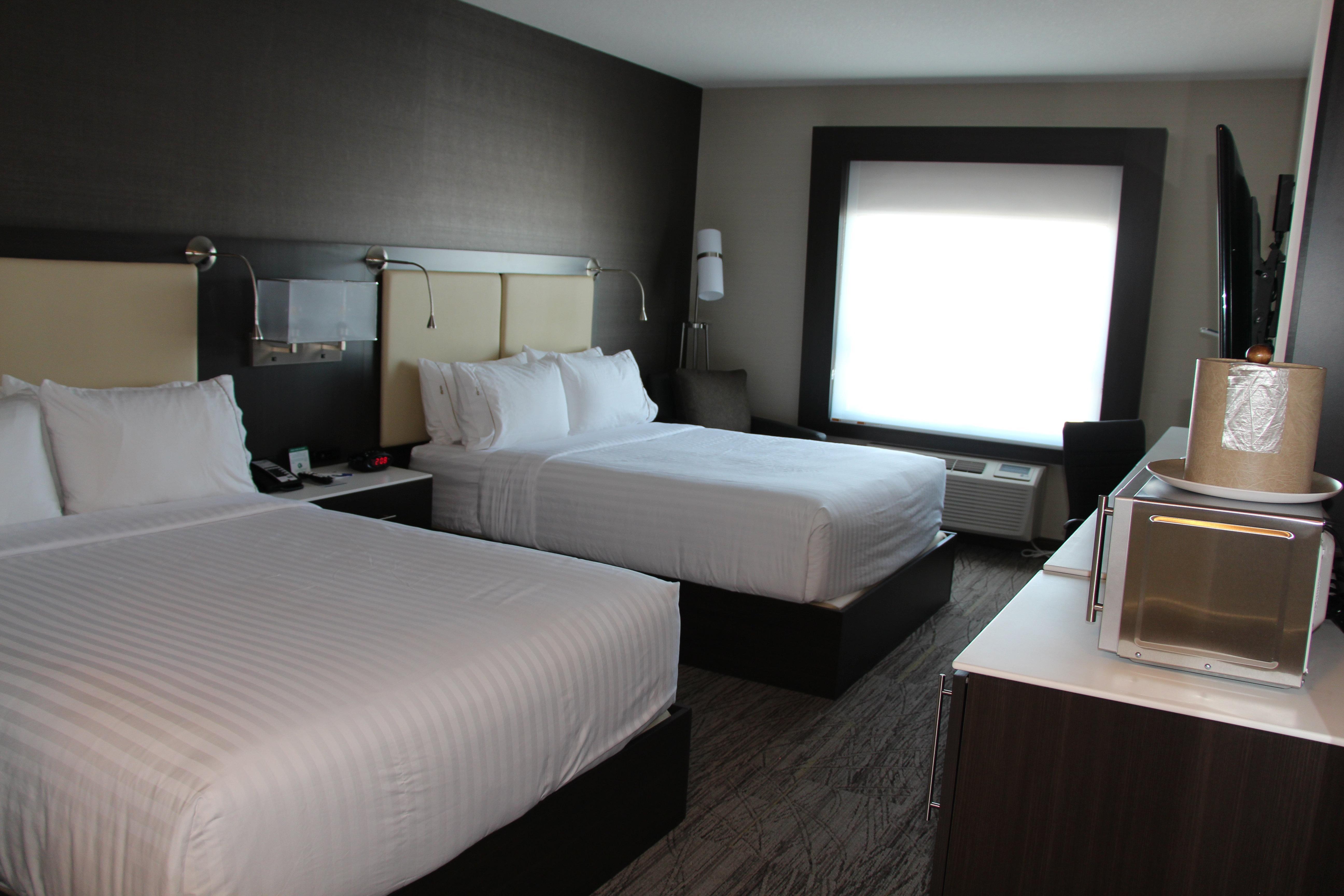 Holiday Inn Express & Suites Cold Lake By Ihg מראה חיצוני תמונה