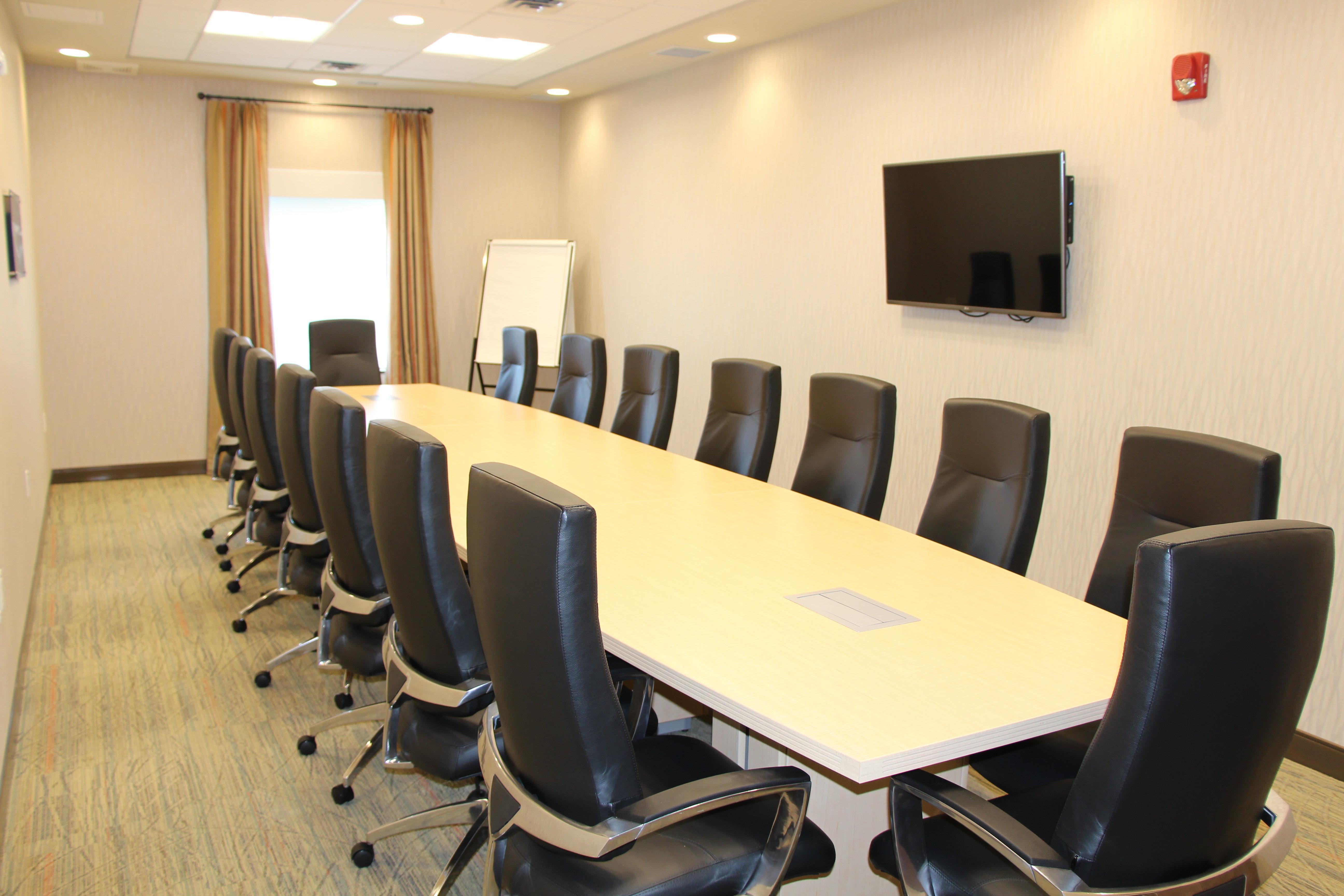 Holiday Inn Express & Suites Cold Lake By Ihg מראה חיצוני תמונה