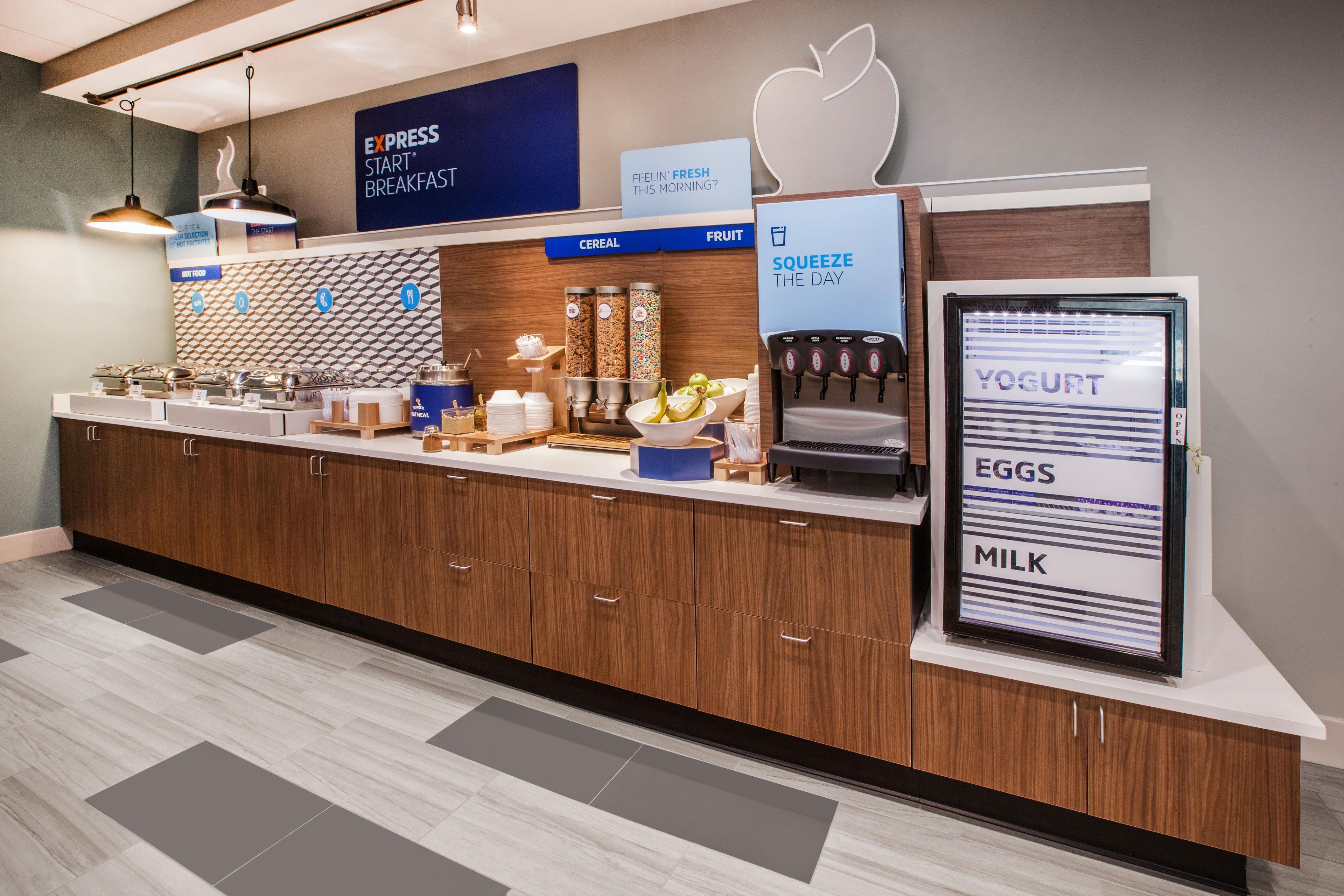 Holiday Inn Express & Suites Cold Lake By Ihg מראה חיצוני תמונה
