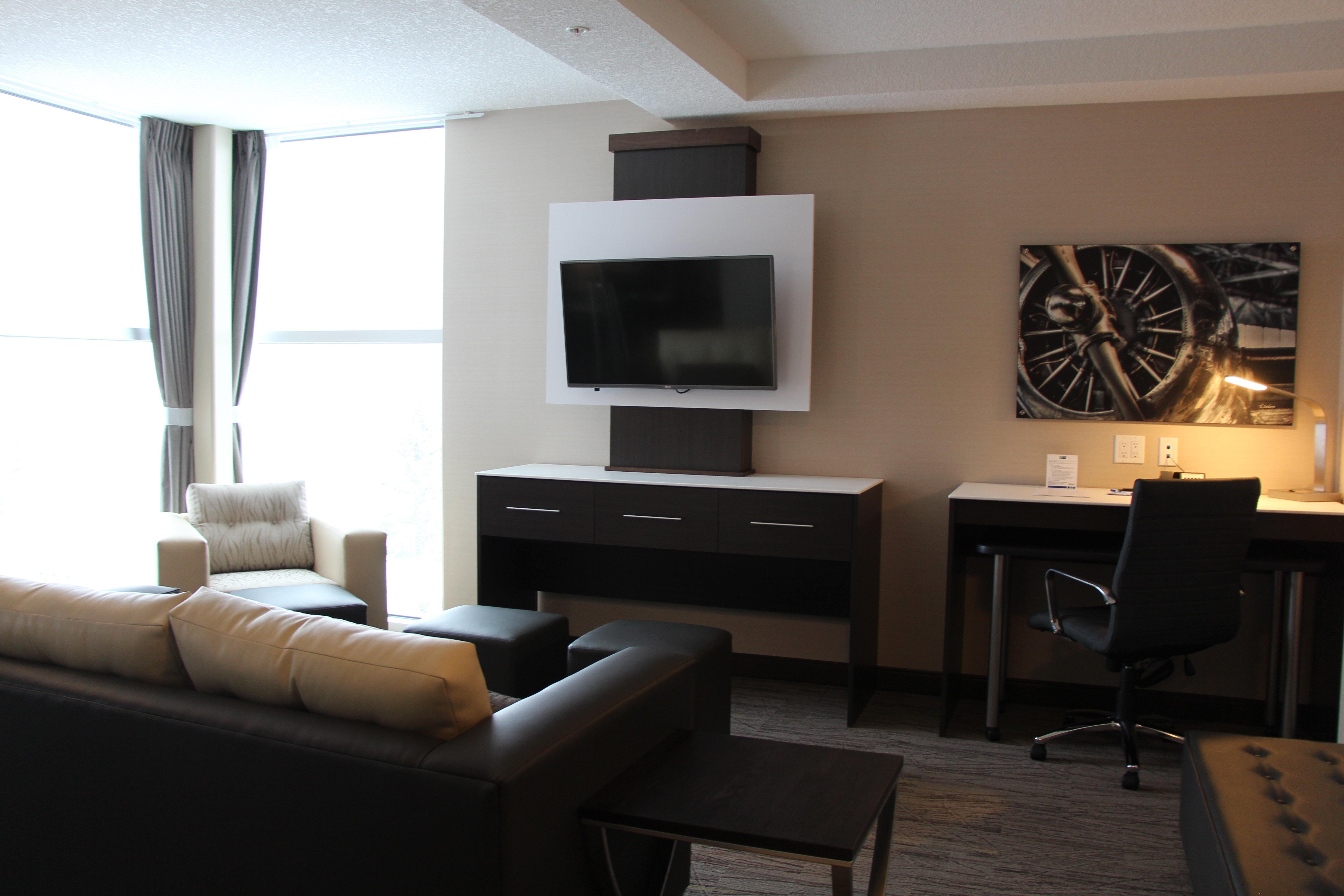 Holiday Inn Express & Suites Cold Lake By Ihg מראה חיצוני תמונה