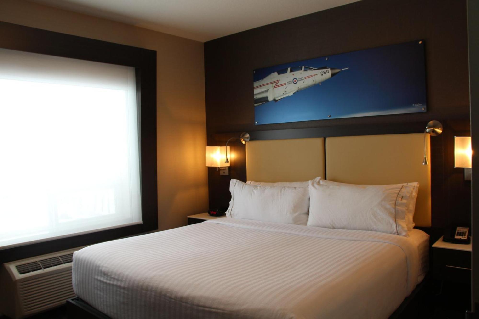 Holiday Inn Express & Suites Cold Lake By Ihg מראה חיצוני תמונה